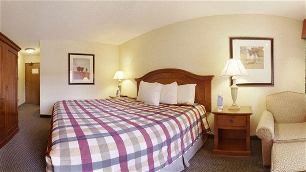 Red Lion Center 3*