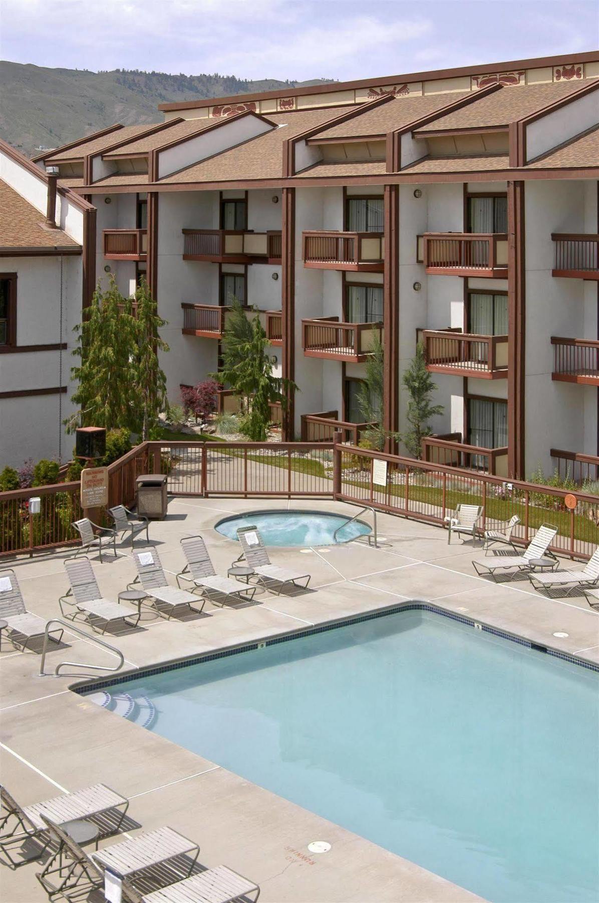 Red Lion Center Hotel