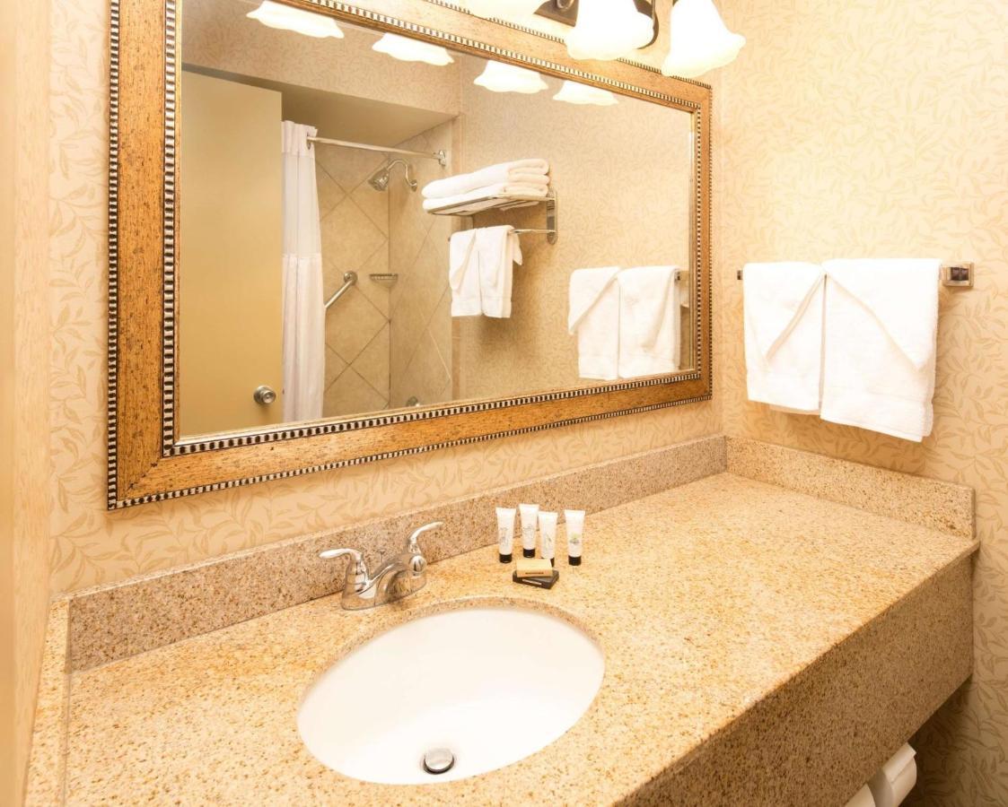 Red Lion Center Hotel